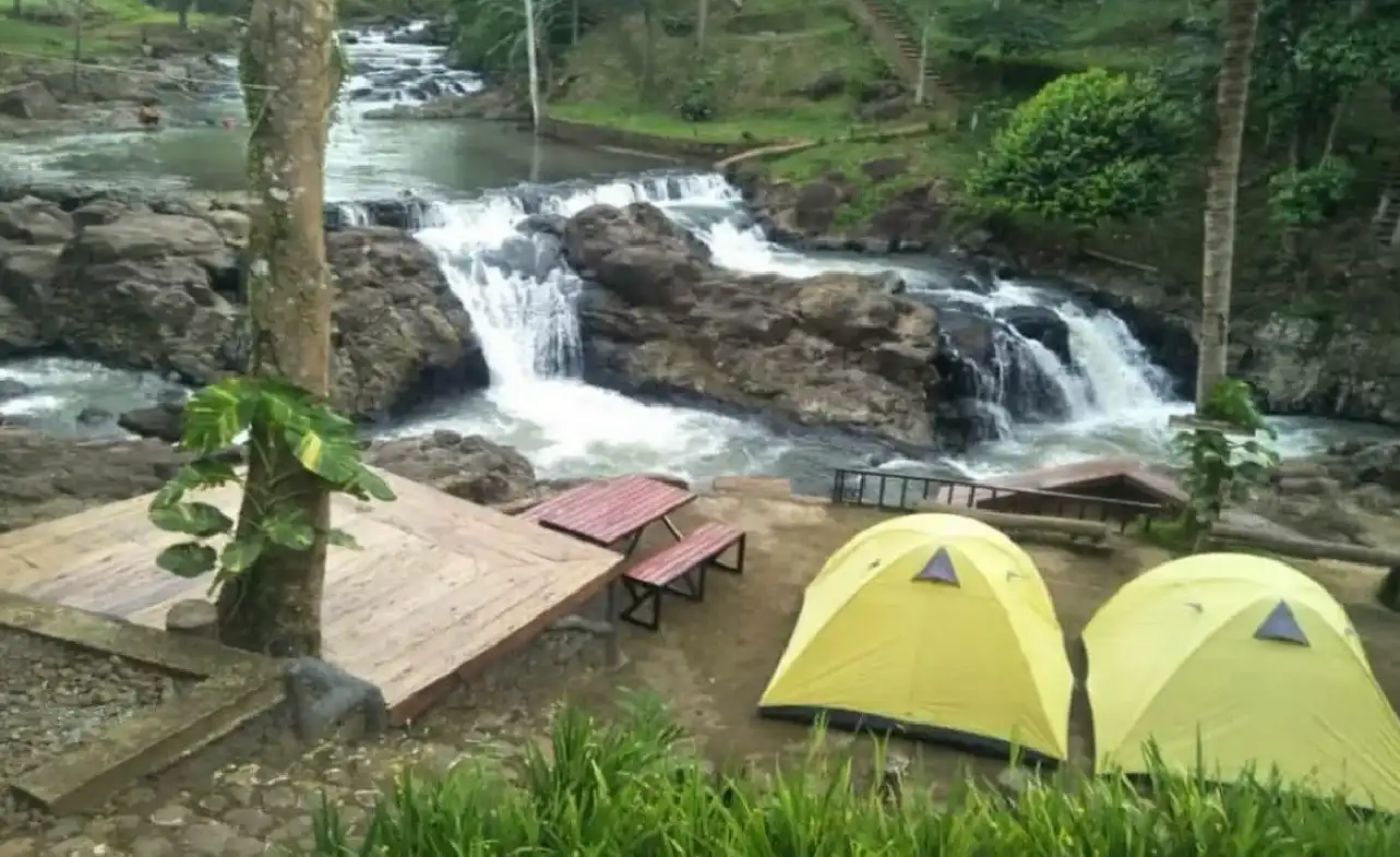 Ragam Kegiatan di Air Terjun Leuwi Bumi